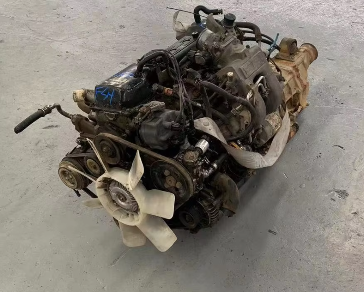 Used Toyota HiAce 2RZ 2.4L Gasoline Engine Assembly with Manual Transmission
